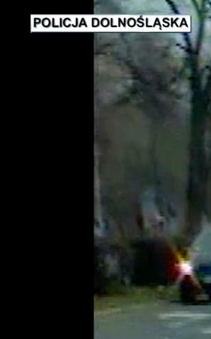 [VIDEO] Wjechała autem na skrzyżowanie pod prąd